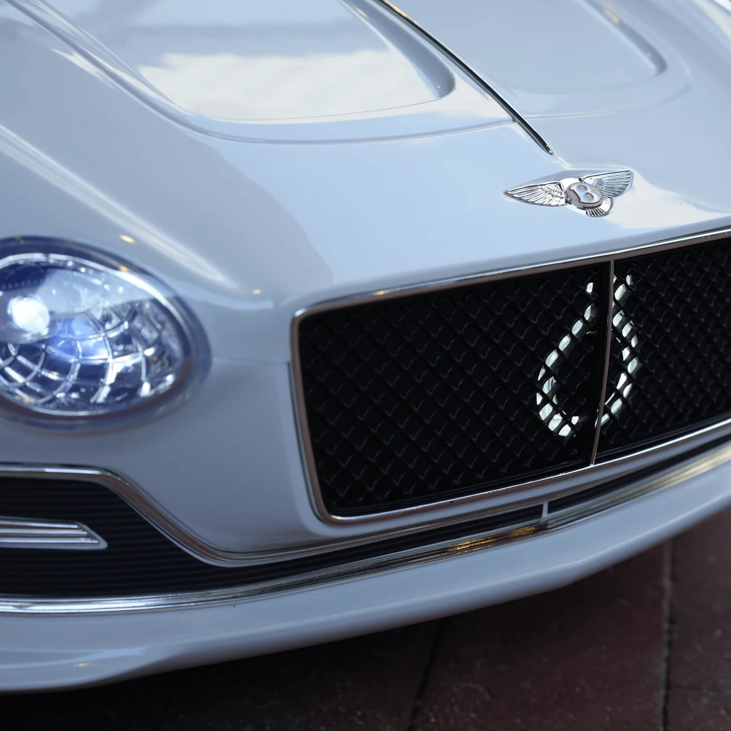 Bentley EXP 12 Speed 6e Ride-On Speed Car for Kids - Image 6