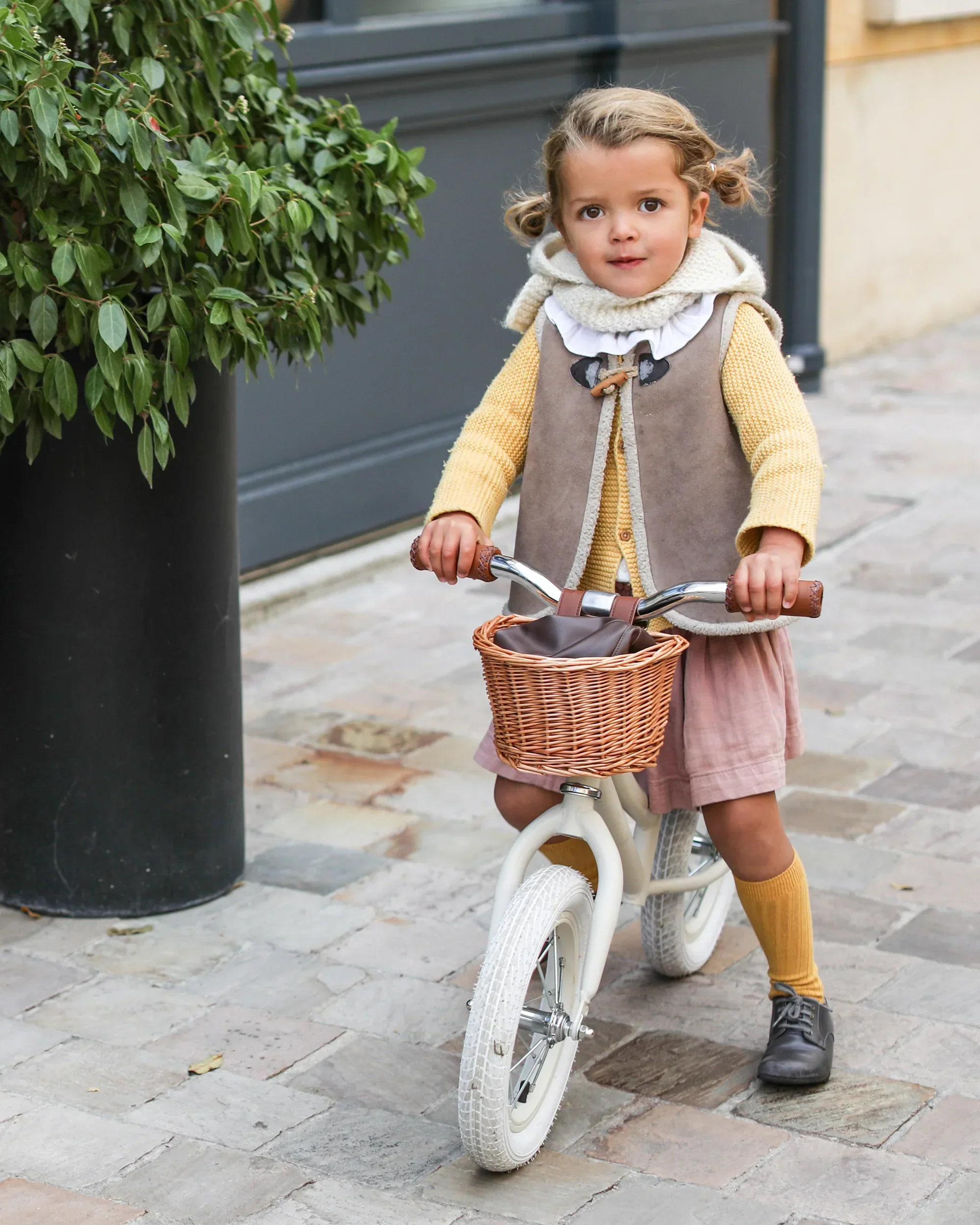 Bicycle BALANCE BIKE Ivory White + Helmet - Image 9